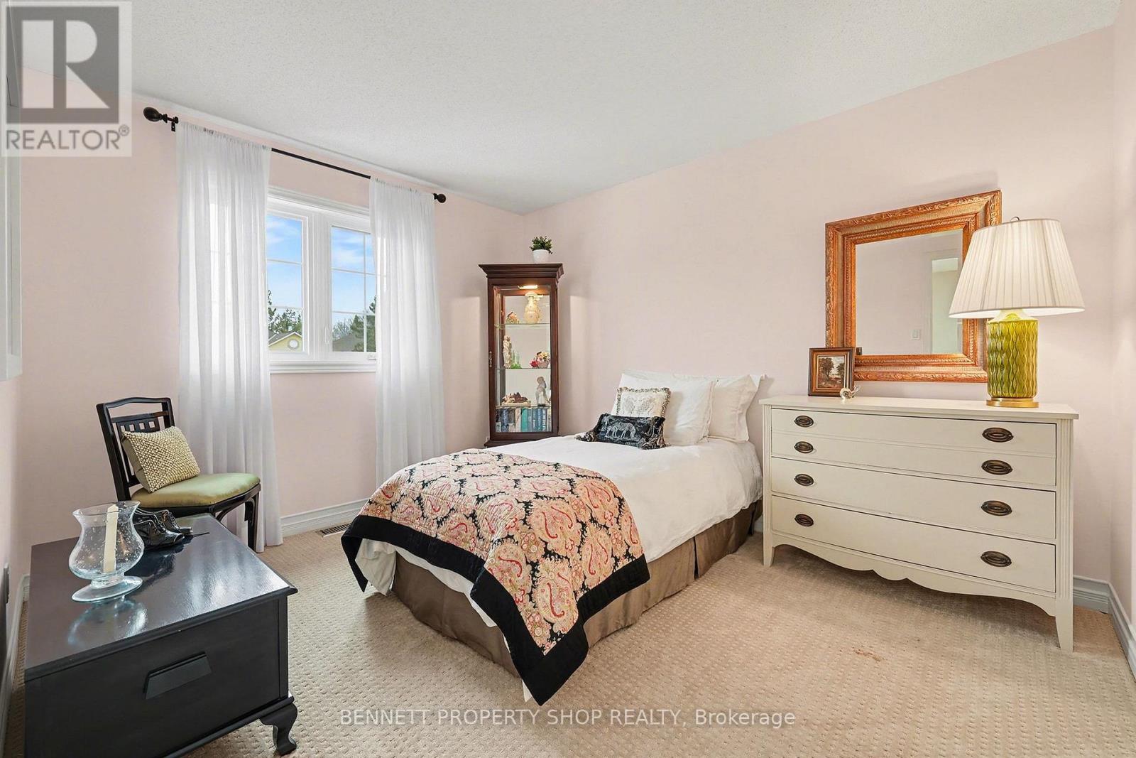12 SHERK CRESCENT - 21