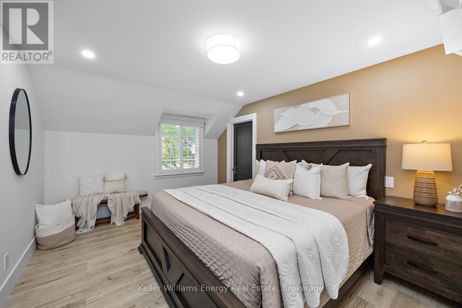 83 CASSELS ROAD E - 32