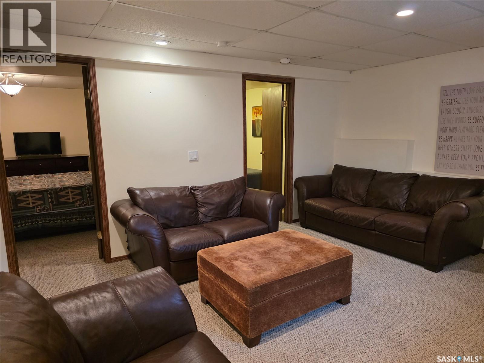 626 Jan AVENUE - 4