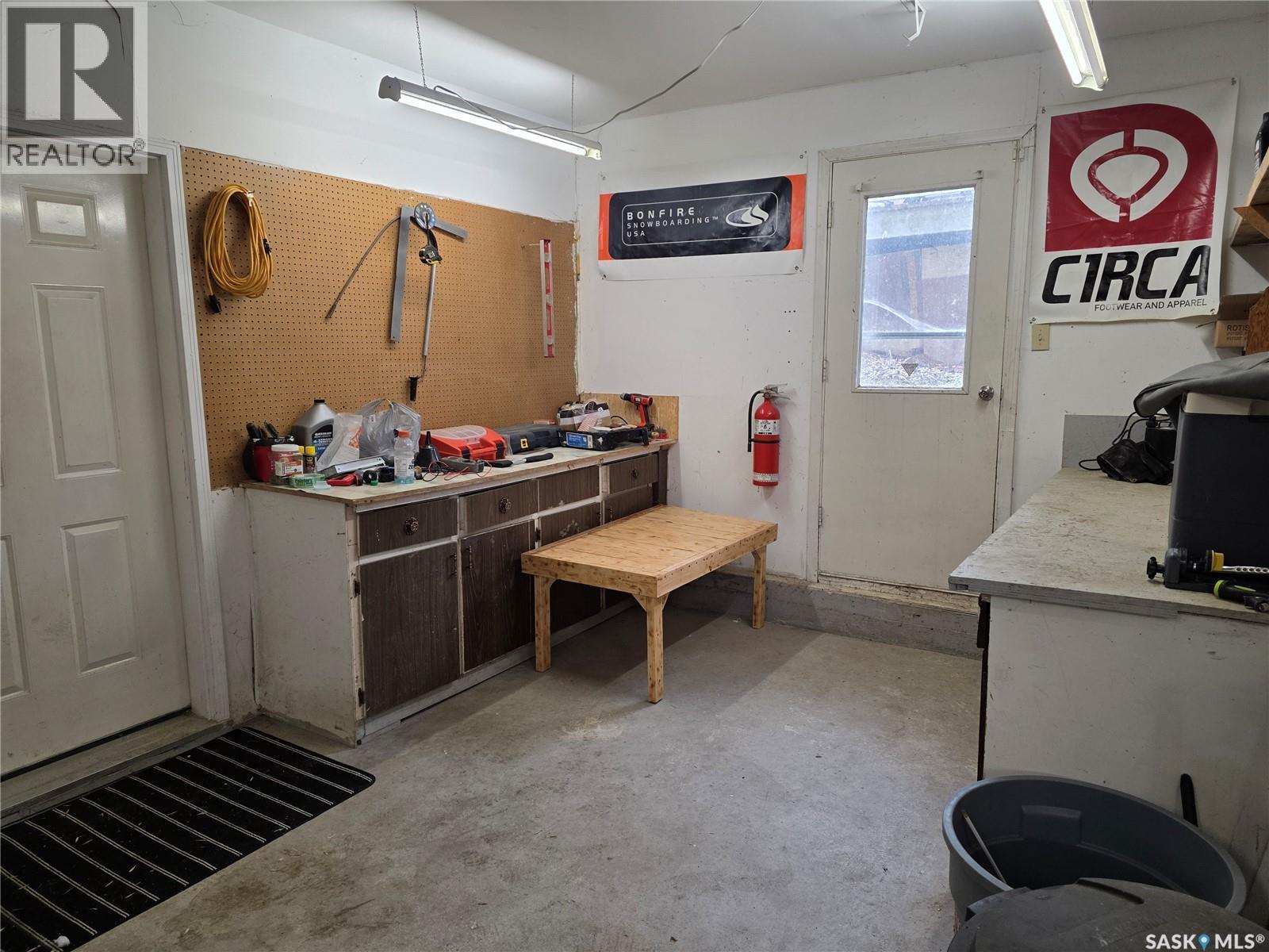 626 Jan AVENUE - 48