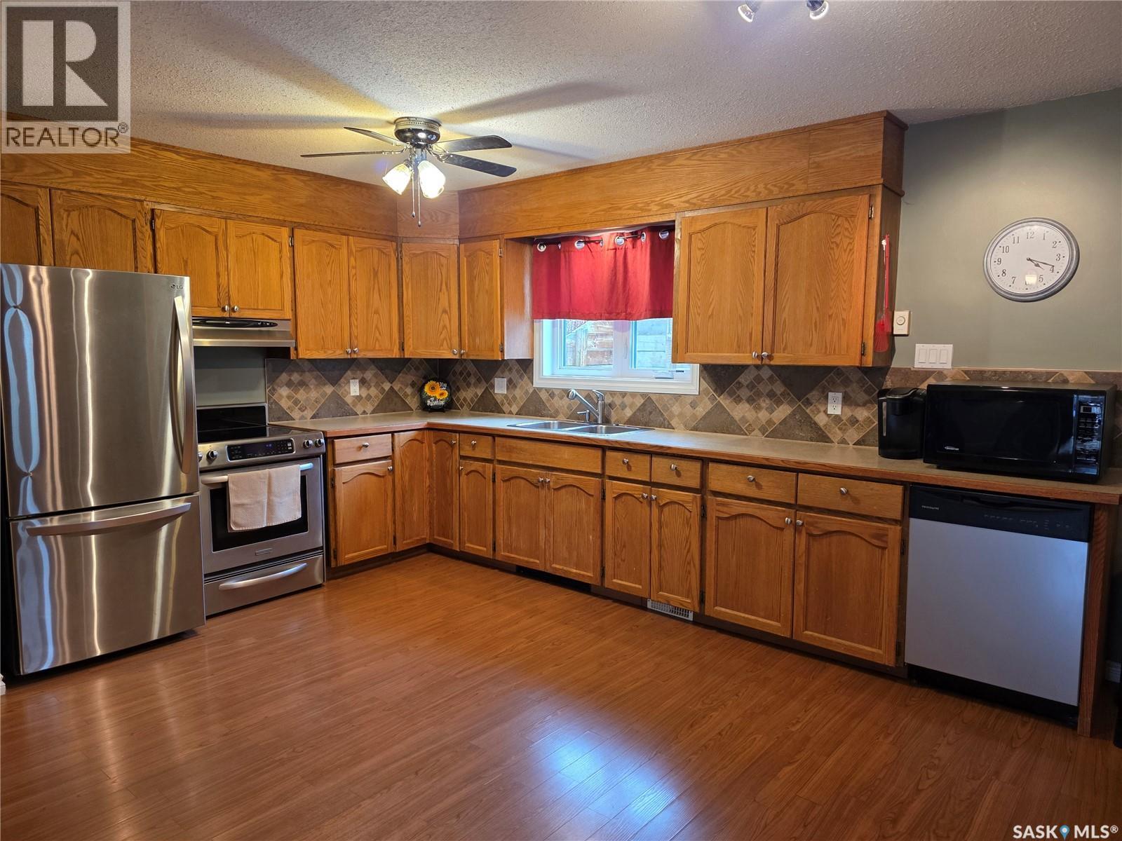 626 Jan AVENUE - 19