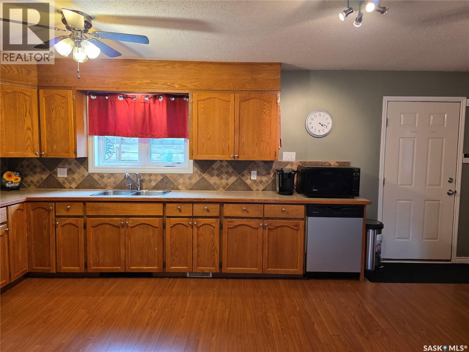 626 Jan AVENUE - 18
