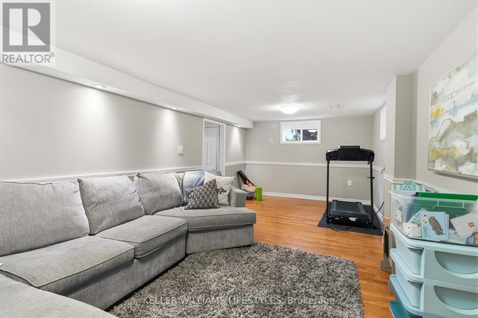 41 BROADWAY STREET - 32