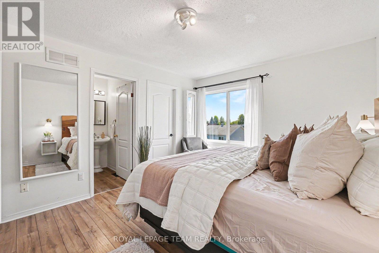 107 WOODPARK WAY - 23