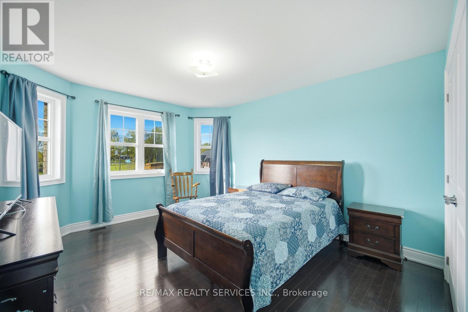 26 COUNTRY MEADOWS DRIVE - 26