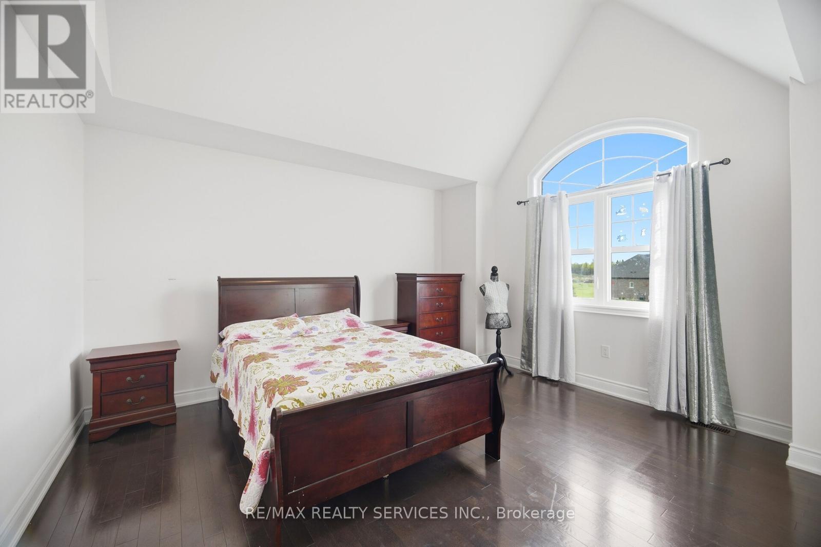 26 COUNTRY MEADOWS DRIVE - 27