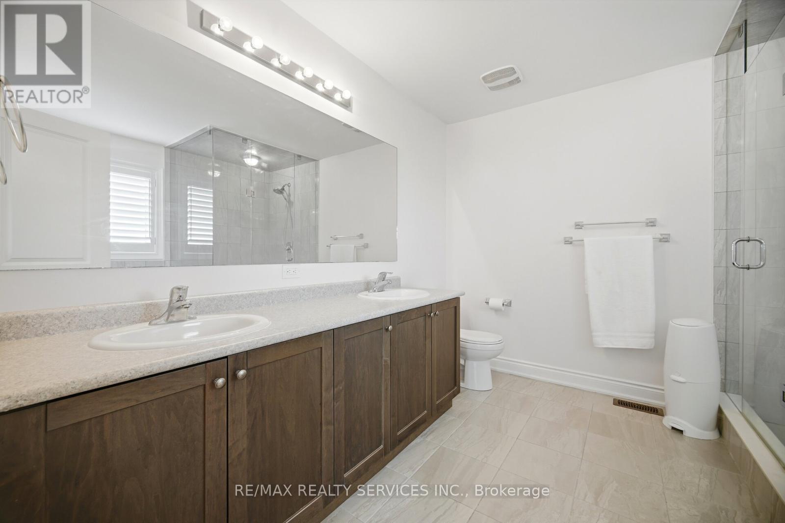26 COUNTRY MEADOWS DRIVE - 24