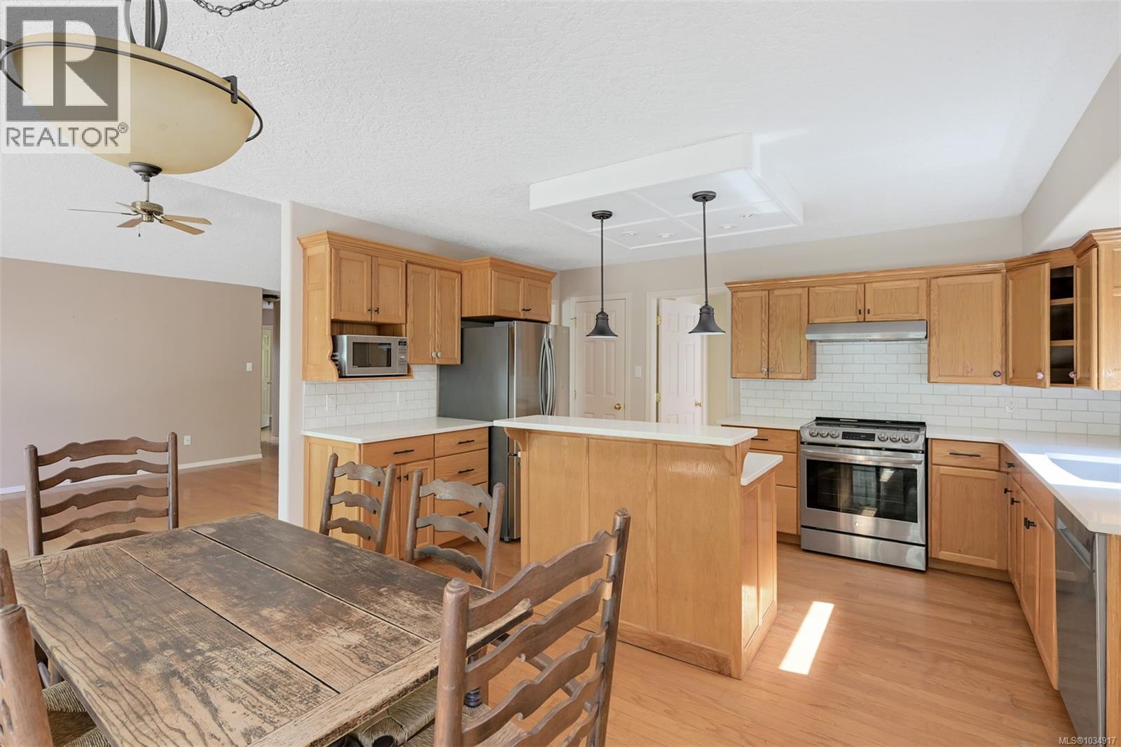 1170 Woodley Ghyll Dr, Metchosin