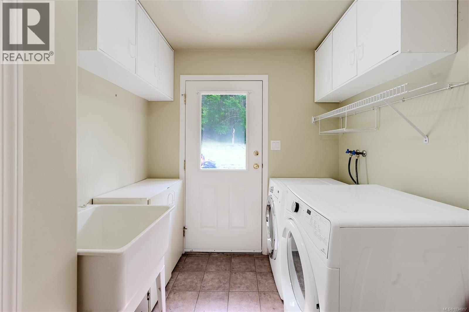 1170 Woodley Ghyll Dr, Metchosin