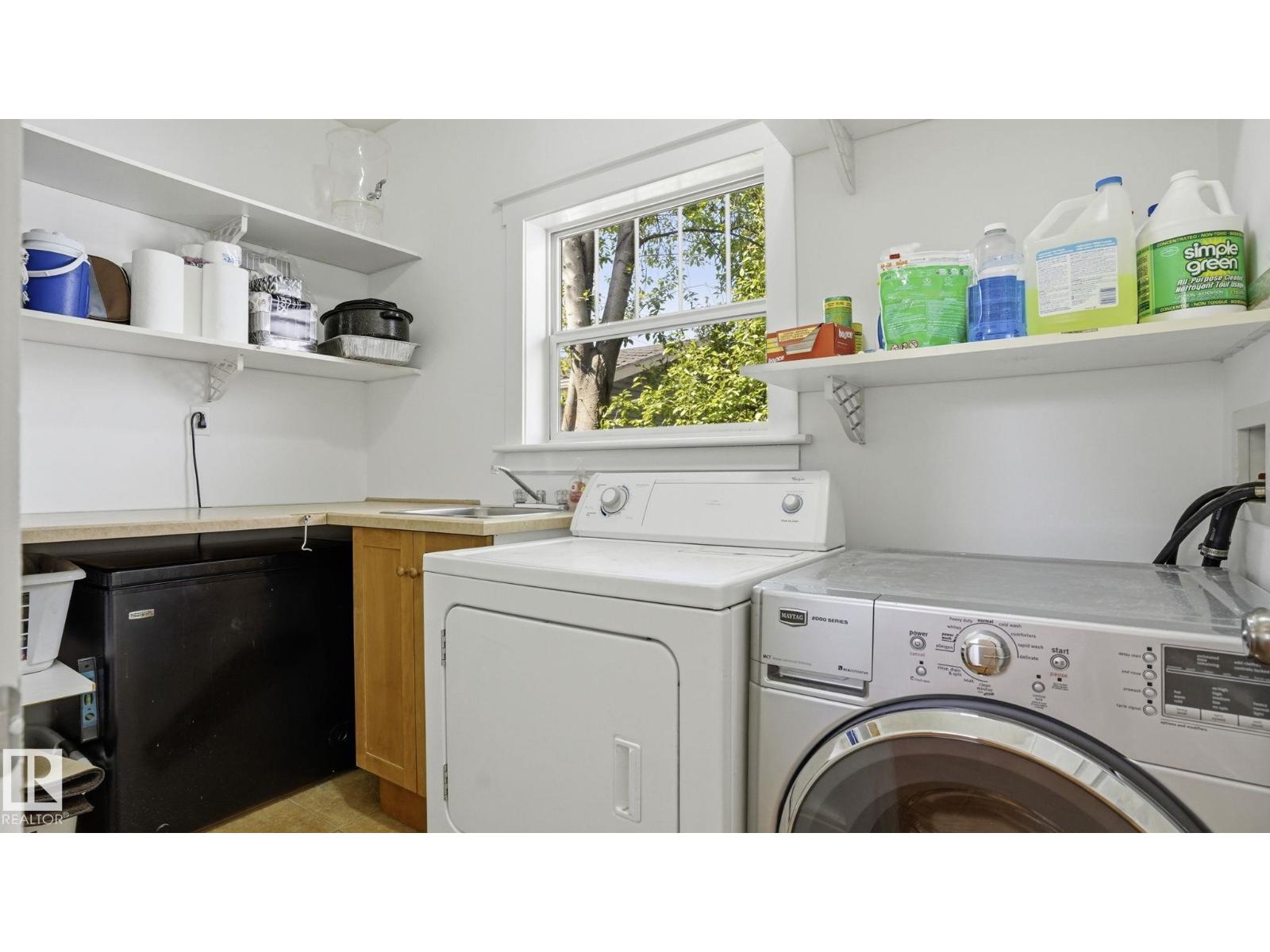 9611 77 AV NW - 23