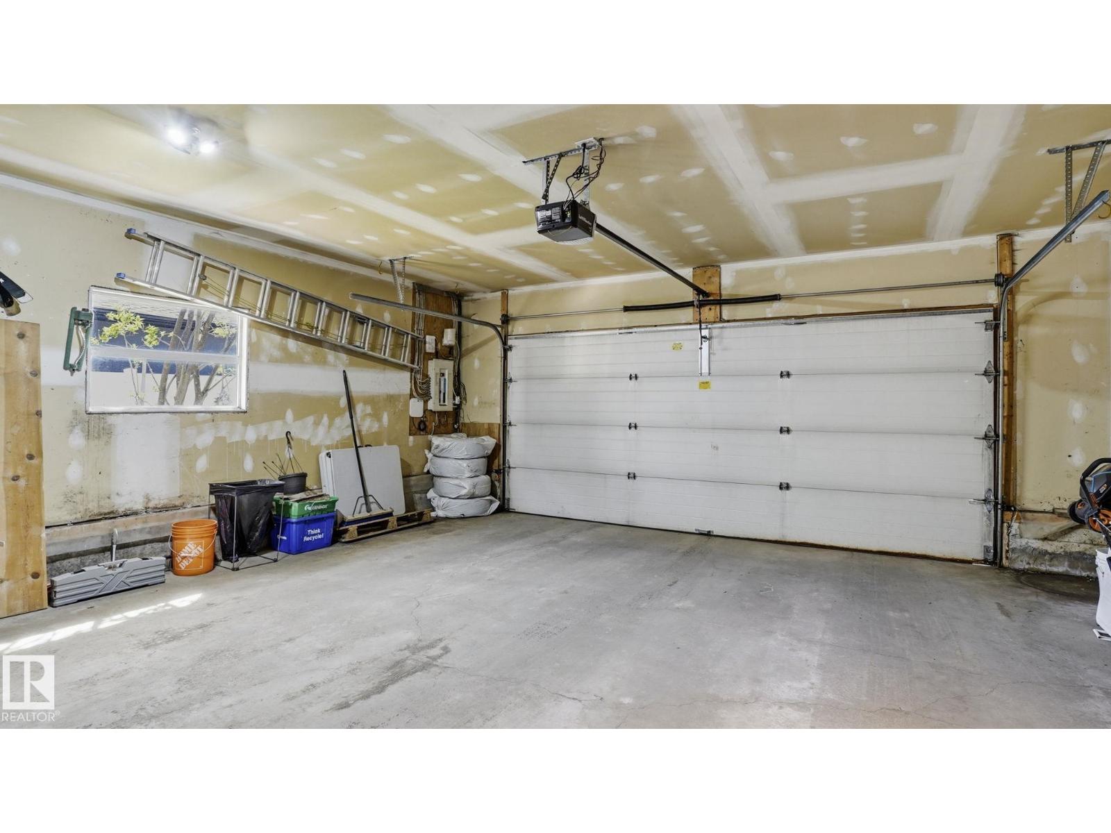 9611 77 AV NW - 35