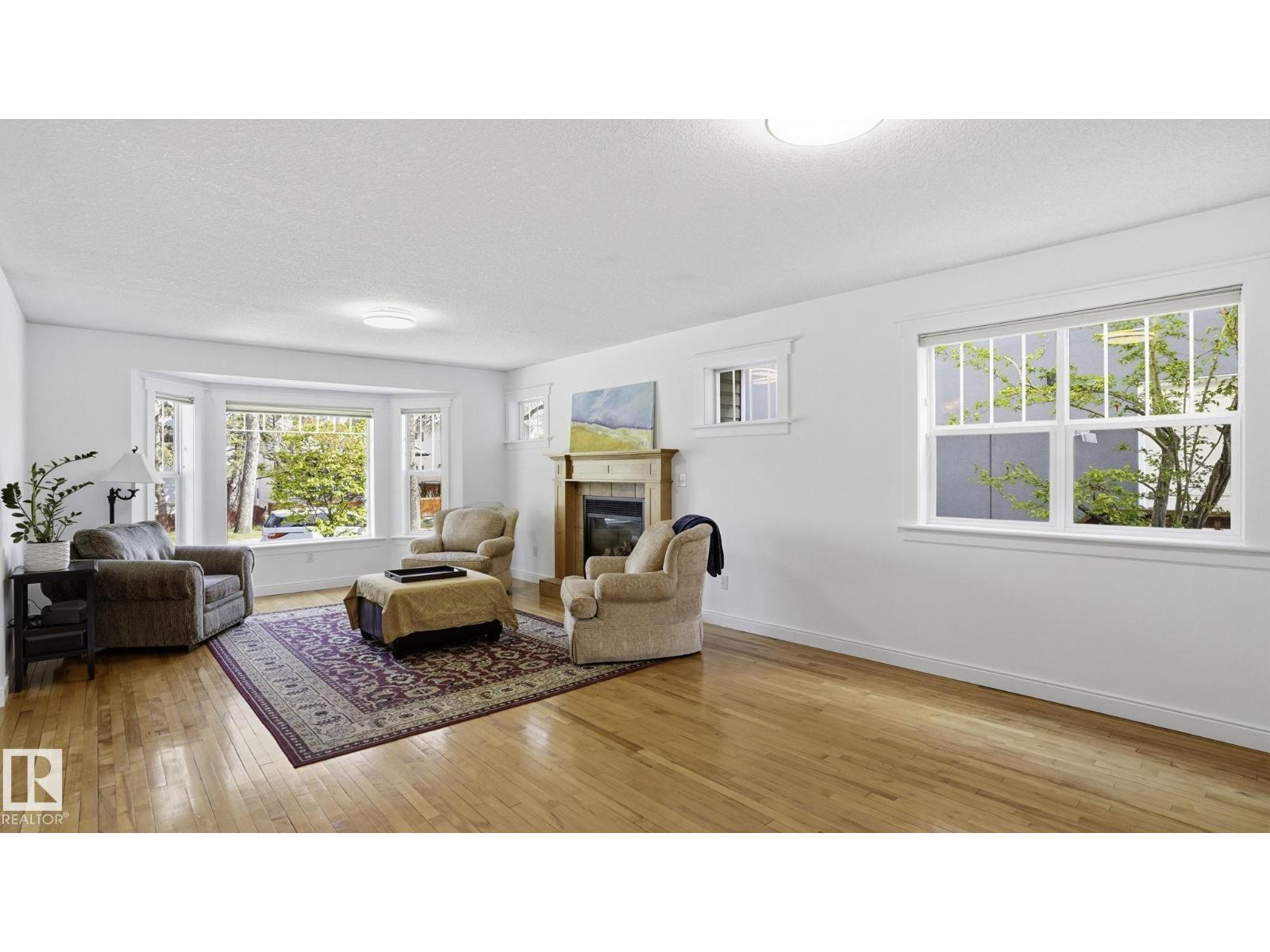 9611 77 AV NW - 6