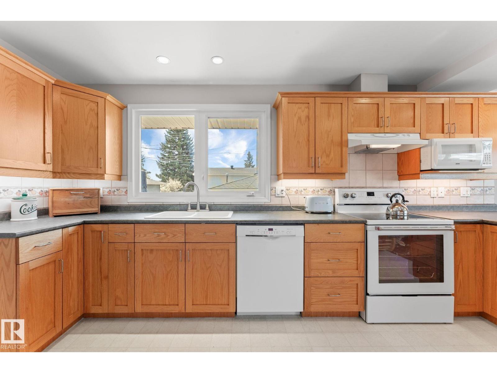 4719 117A ST NW NW - 14