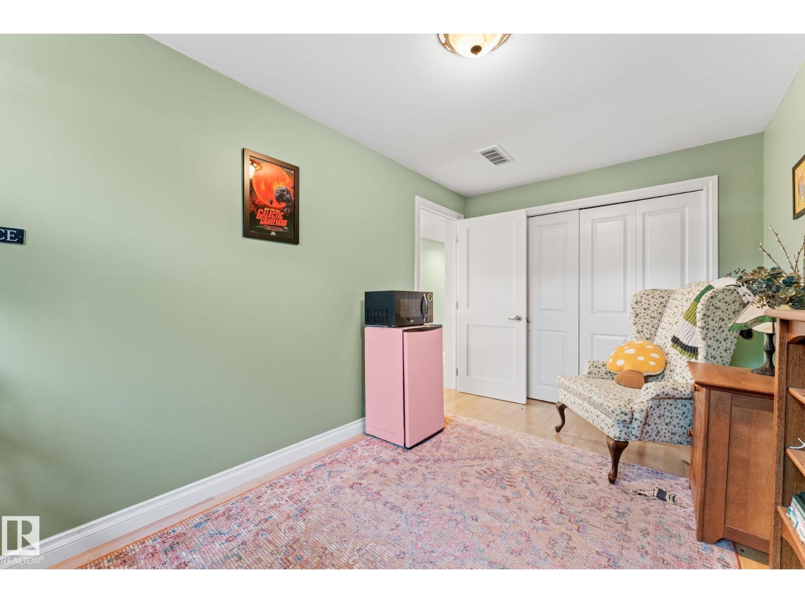 4719 117A ST NW NW - 33