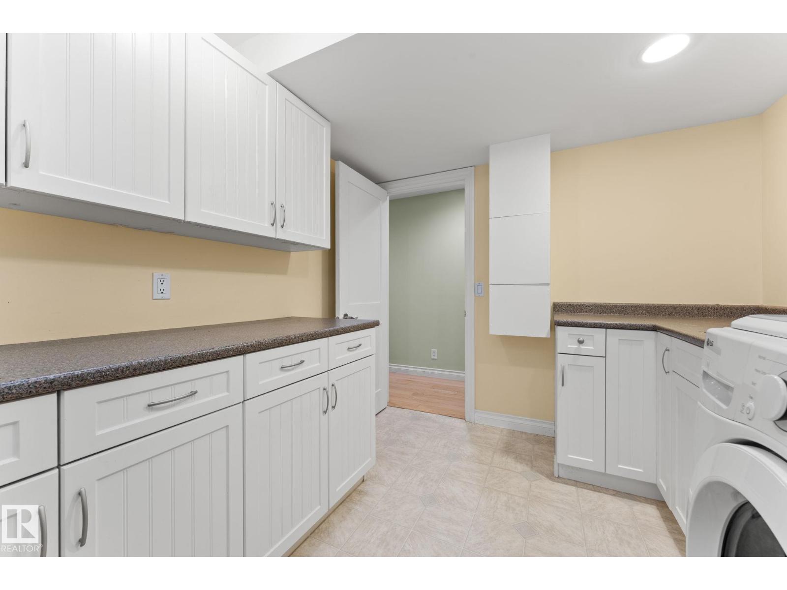 4719 117A ST NW NW - 37
