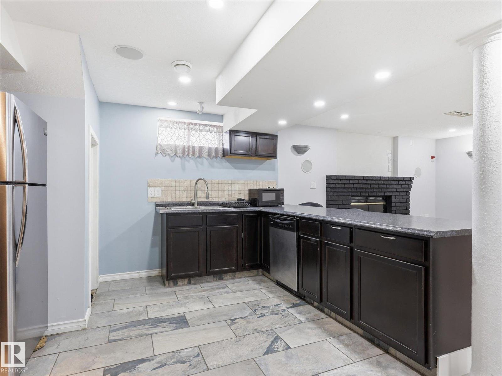 14320 117 ST NW - 21
