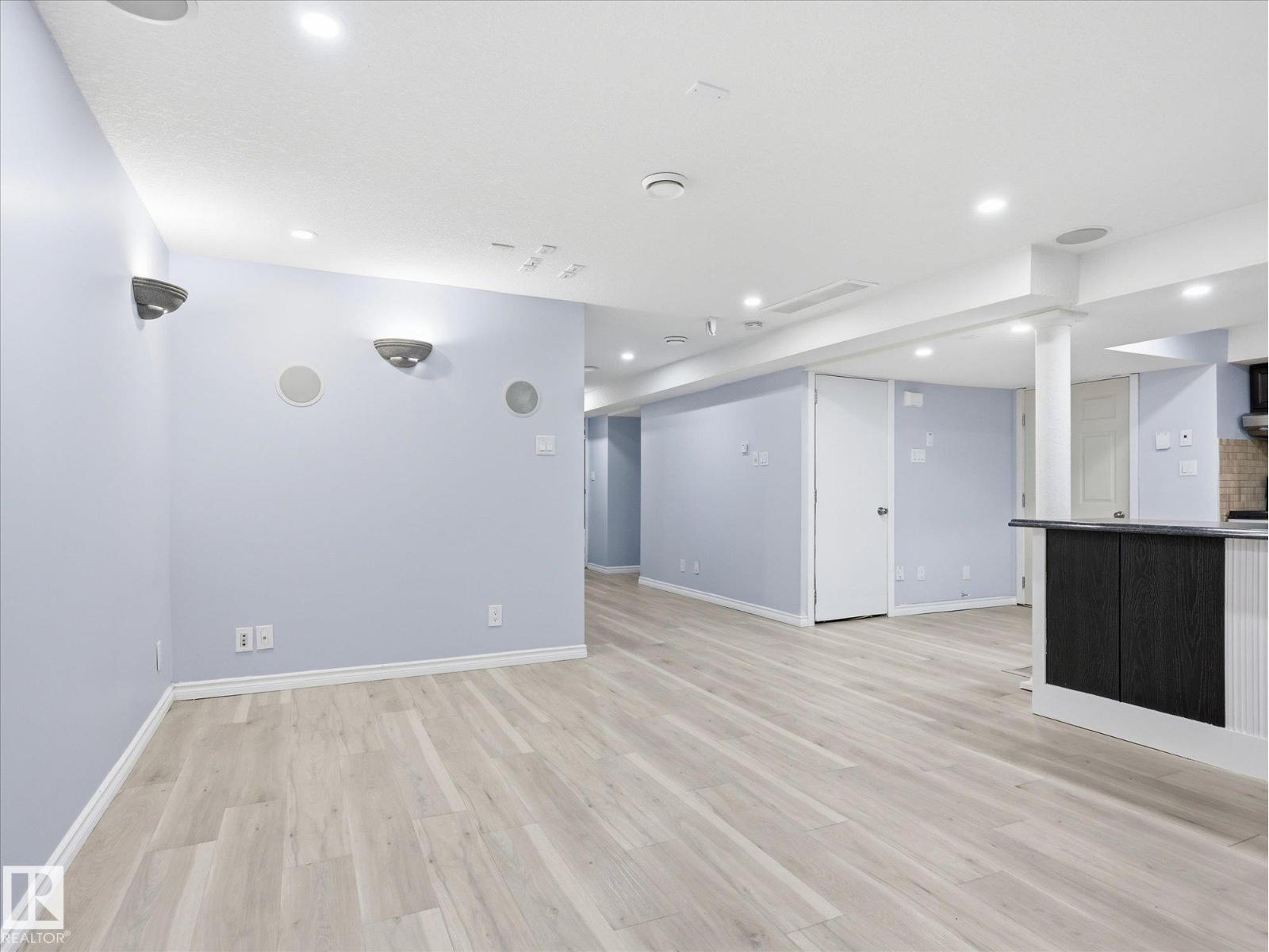 14320 117 ST NW - 24