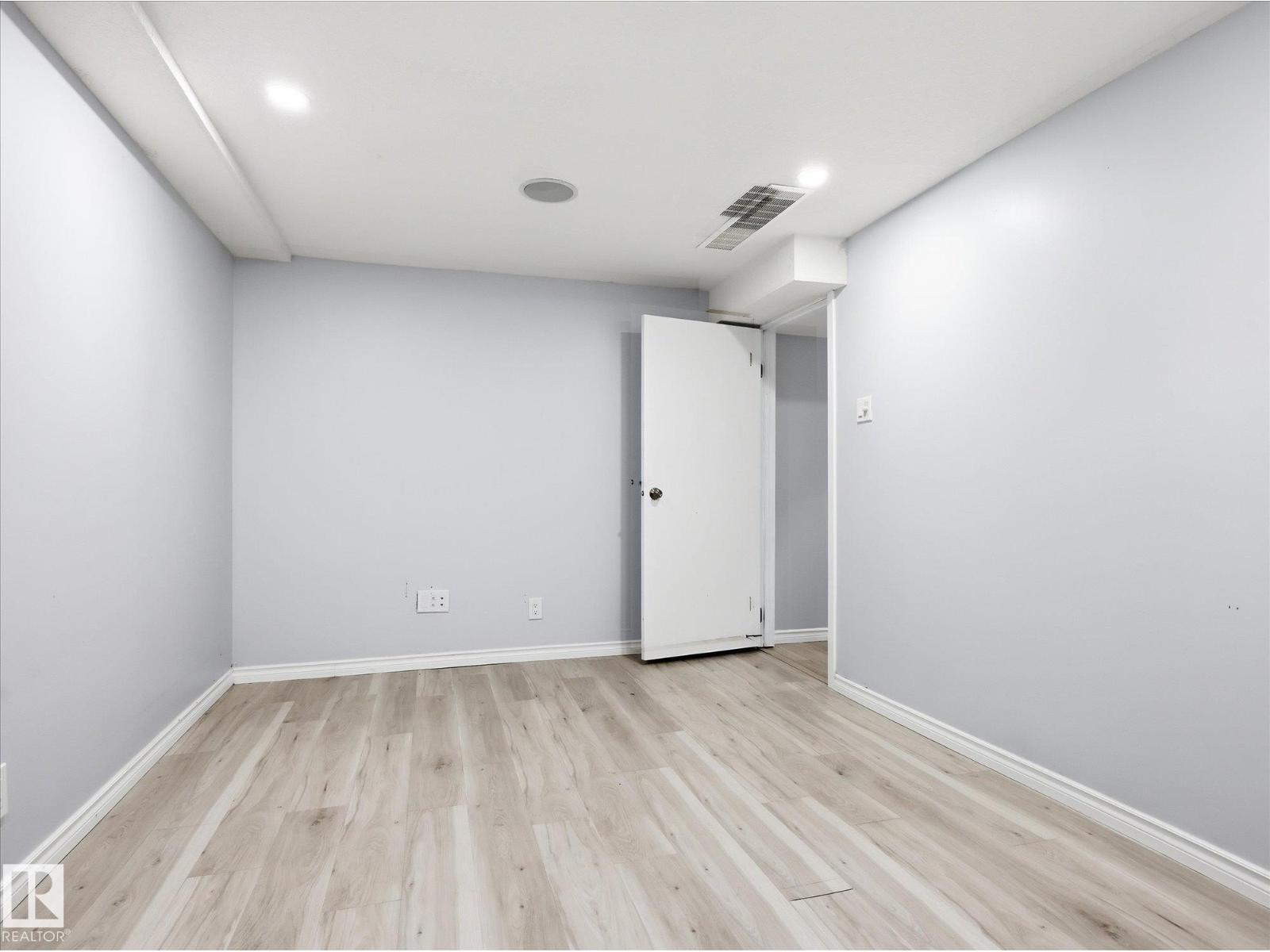 14320 117 ST NW - 30