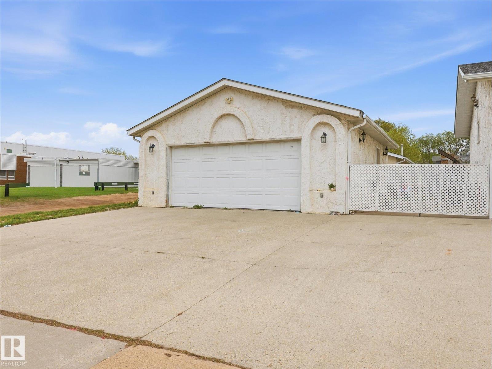 14320 117 ST NW - 33