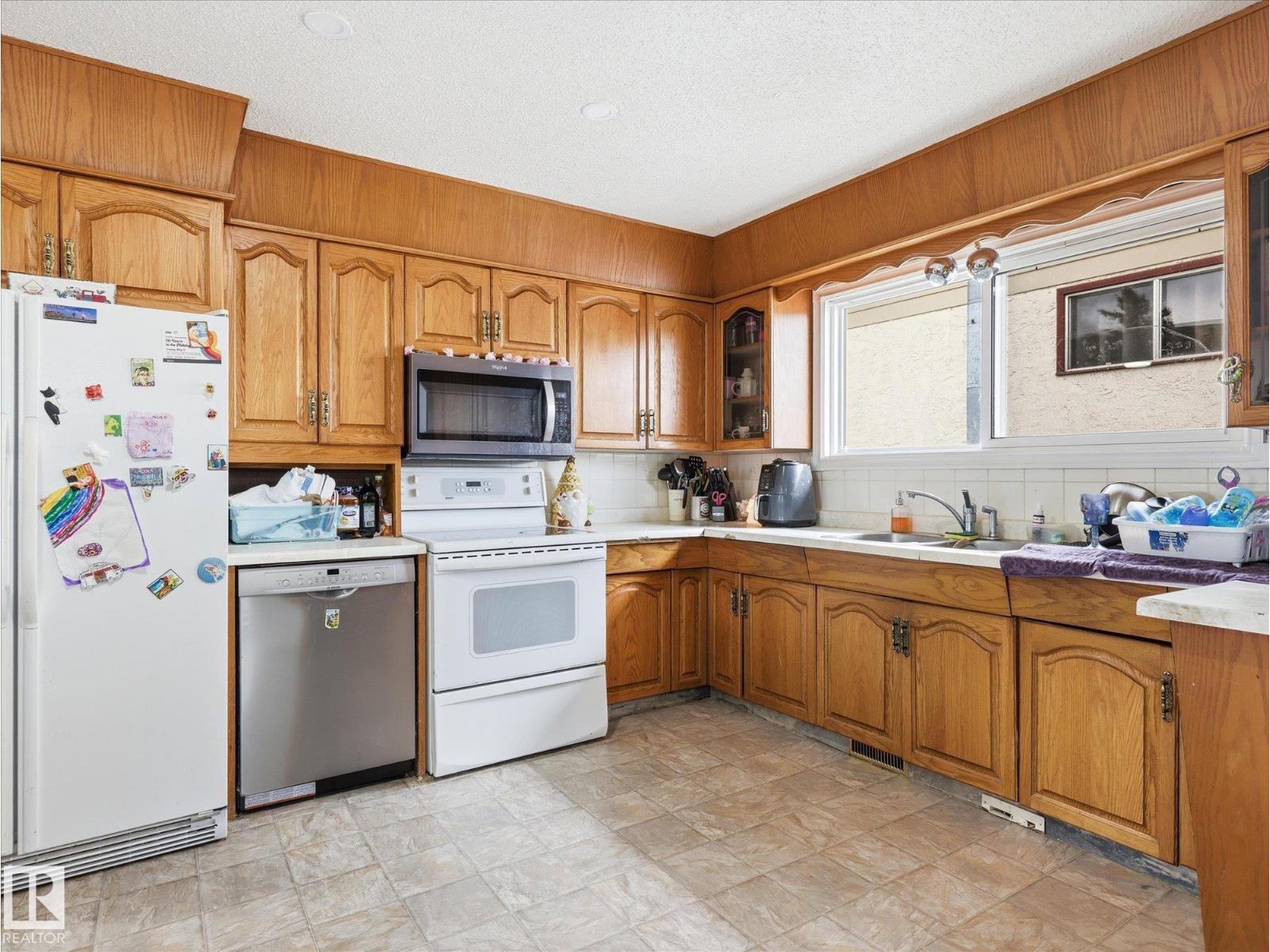 14320 117 ST NW - 8