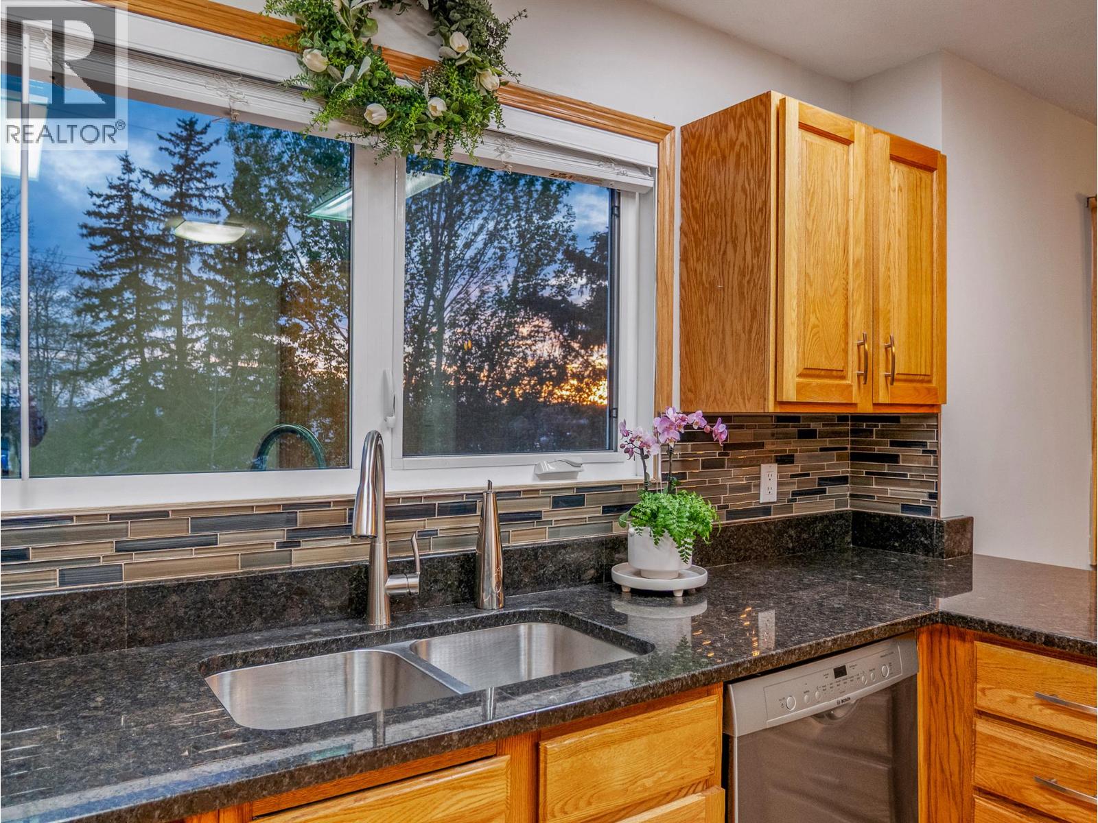 9433 7 Street, Dawson Creek