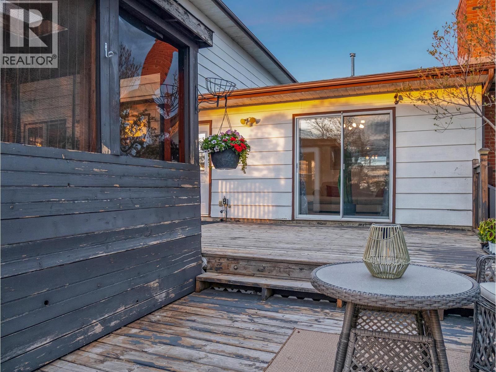 9433 7 Street, Dawson Creek