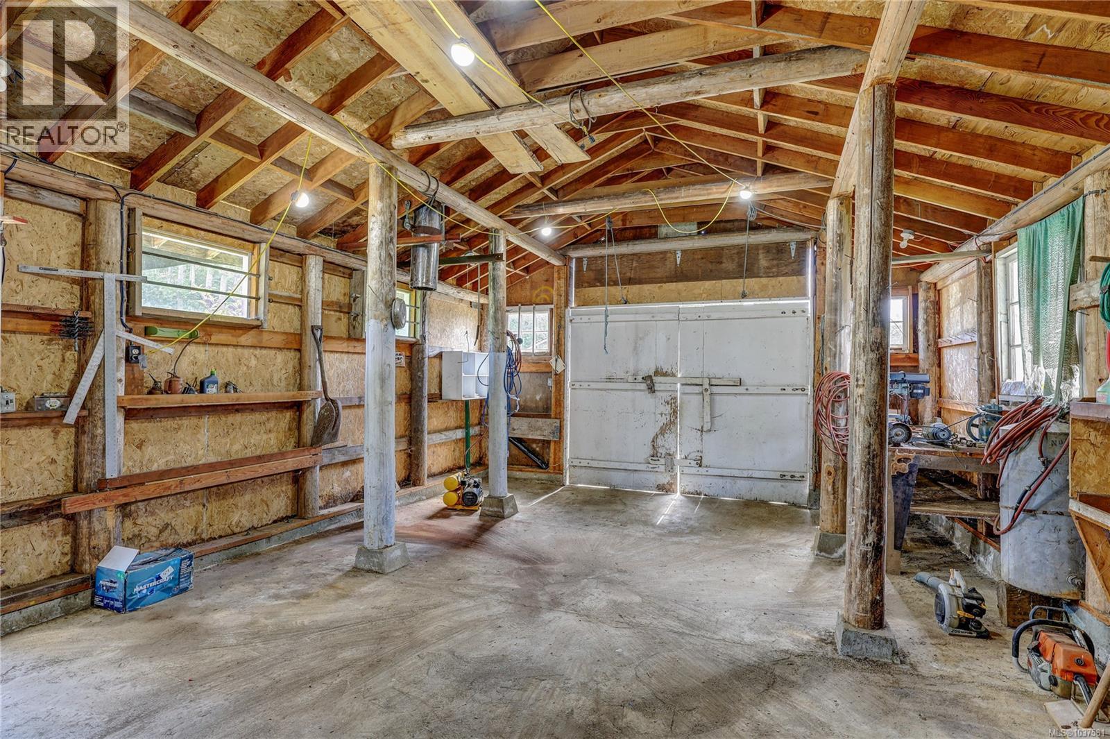 2348 Yellow Point Rd - 31