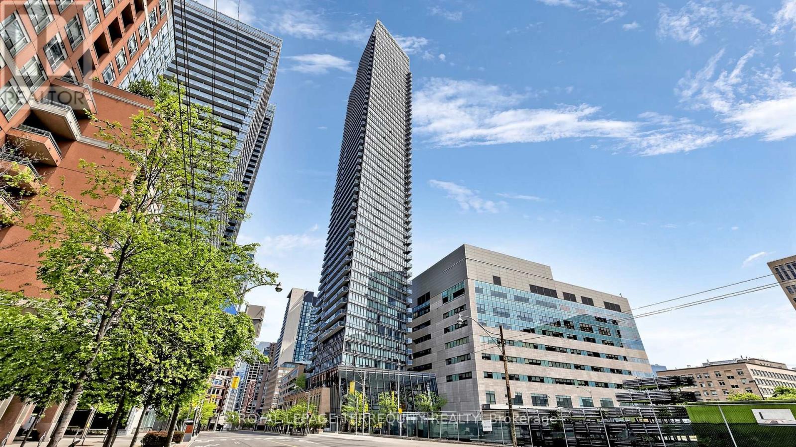 #2710 832 BAY STREET - Image 2