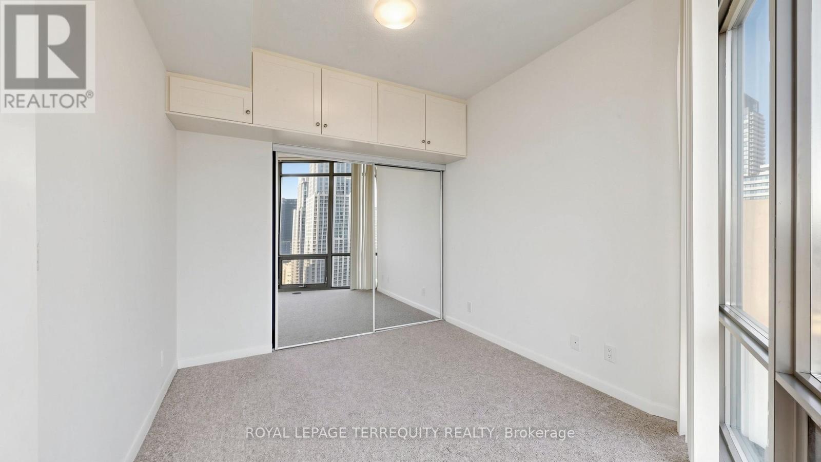 #2710 832 BAY STREET - 34