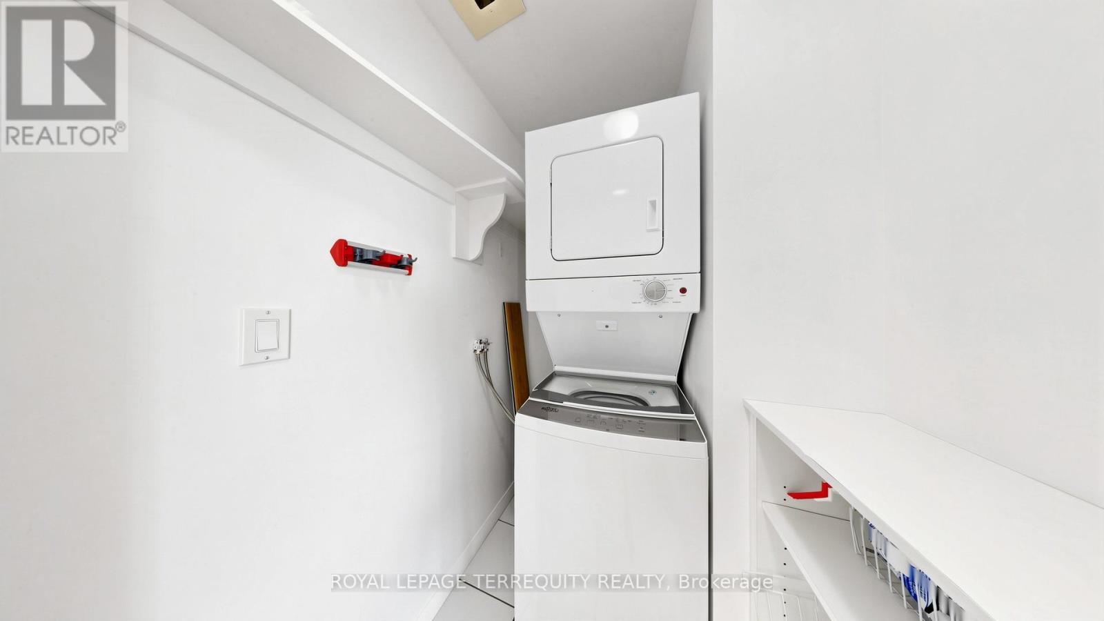 #2710 832 BAY STREET - 38