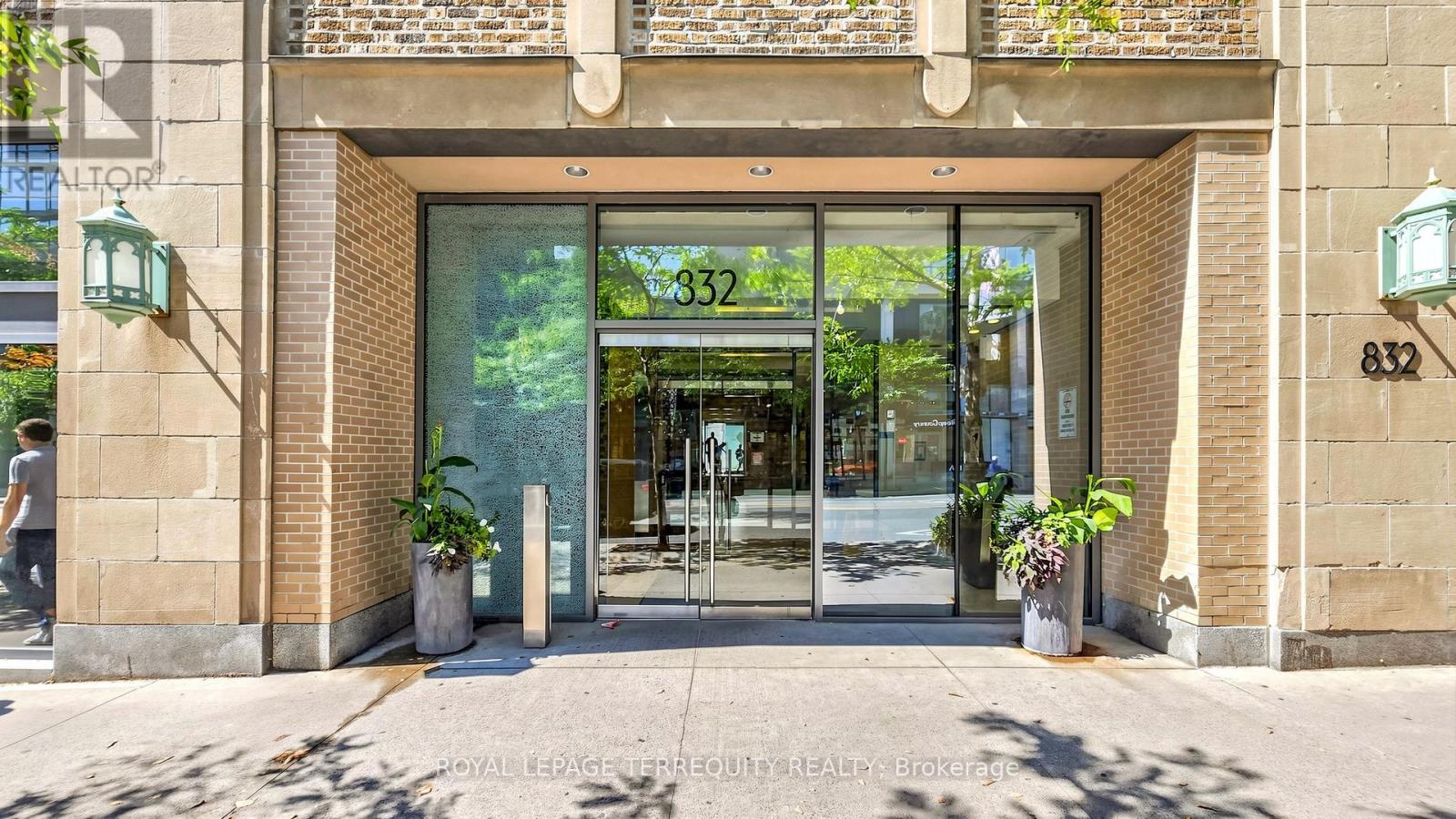 #2710 832 BAY STREET - 5