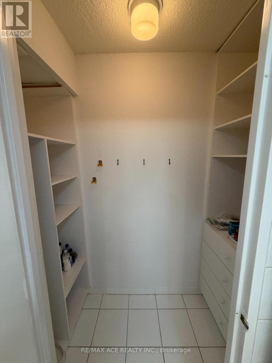 #1609 1555 FINCH AVENUE E - 16