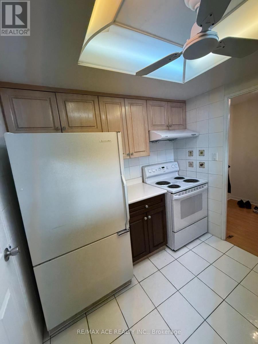 #1609 1555 FINCH AVENUE E - 7