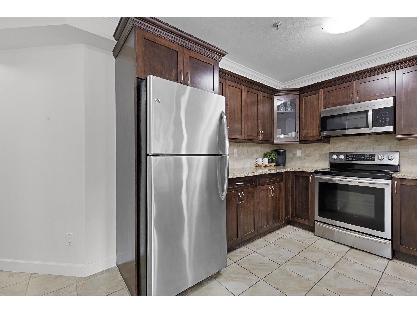 202 8084 120A STREET, Surrey