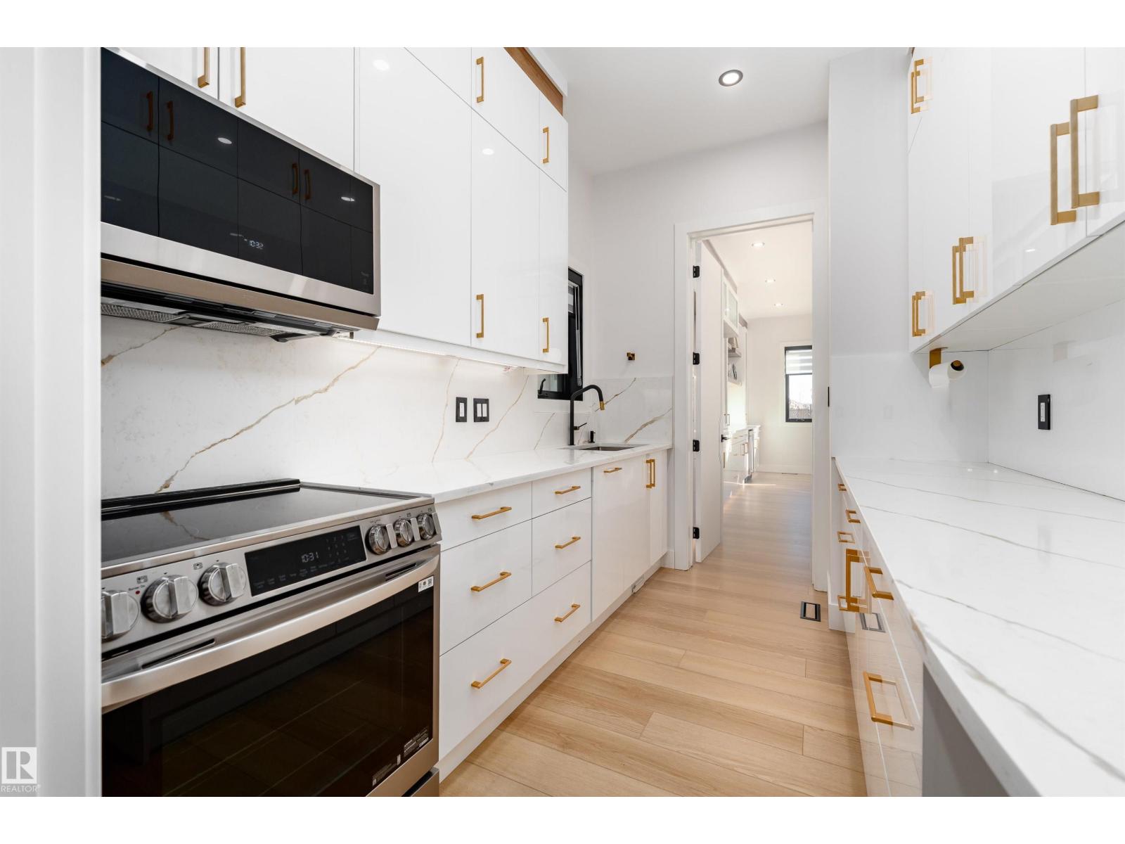 16511 8 ST NE - 10