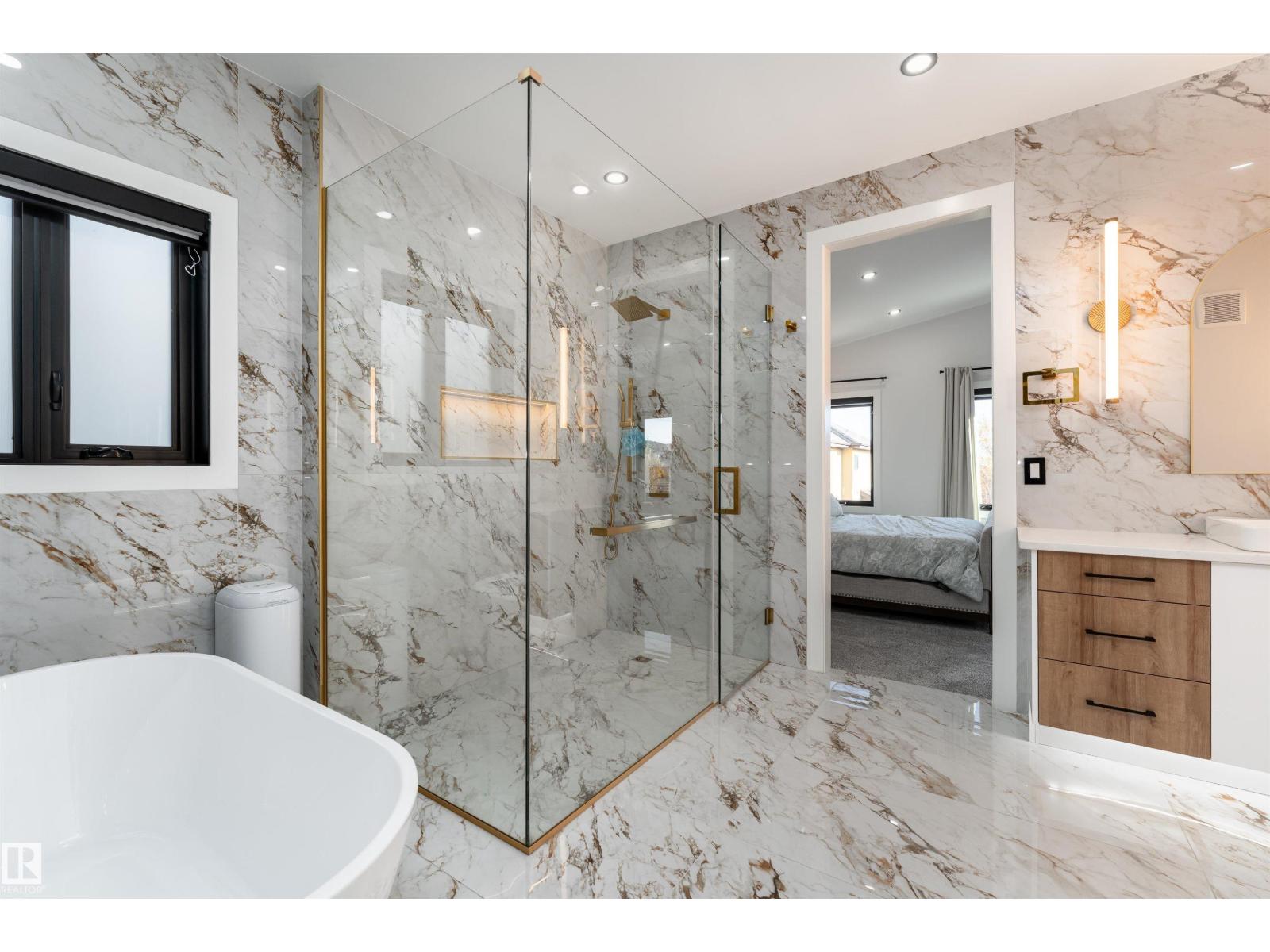 16511 8 ST NE - 28