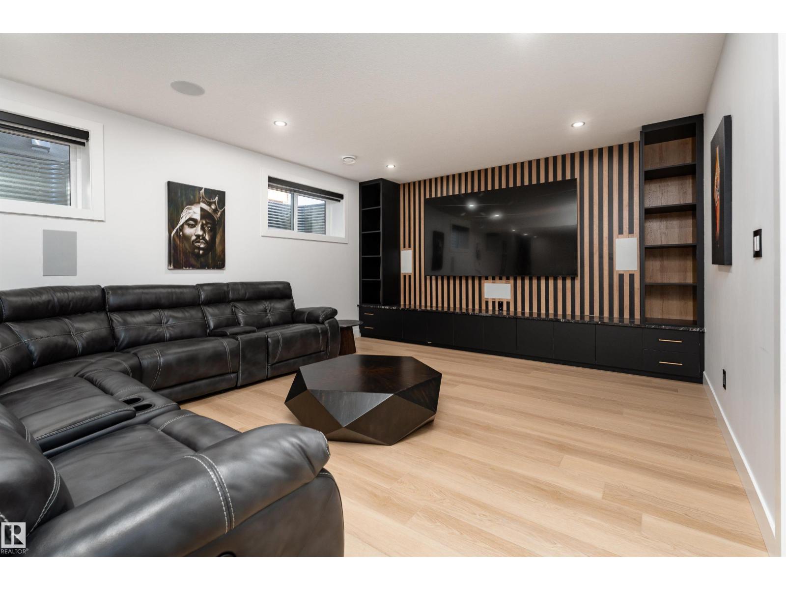 16511 8 ST NE - 53