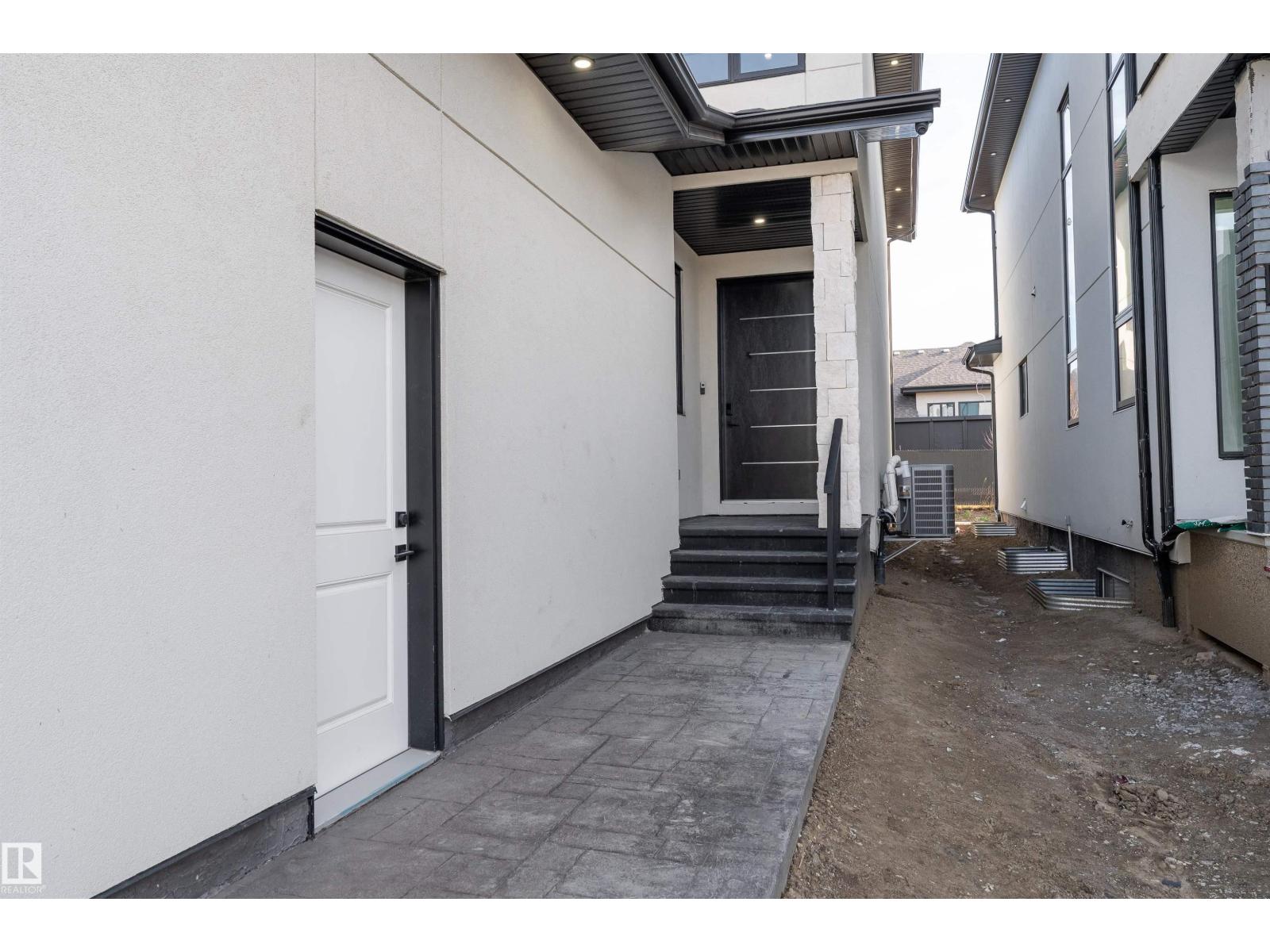 16511 8 ST NE - 62
