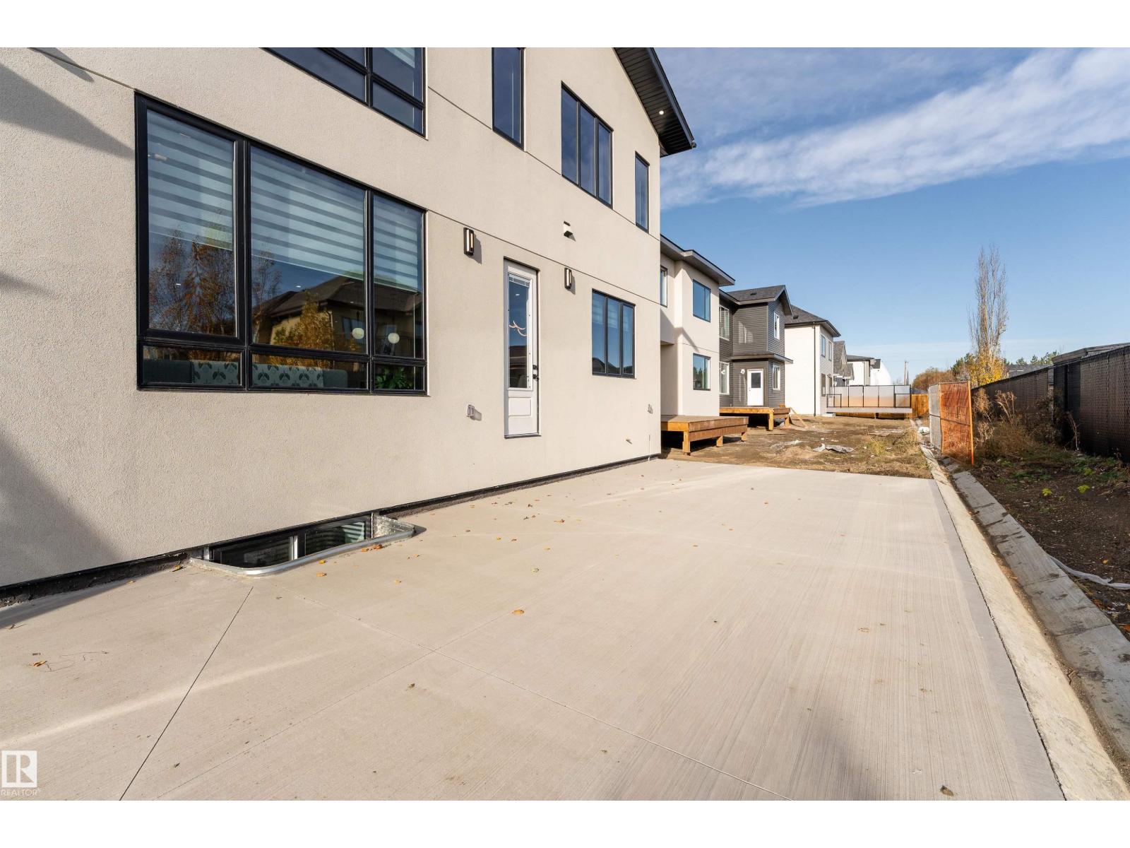 16511 8 ST NE - 66