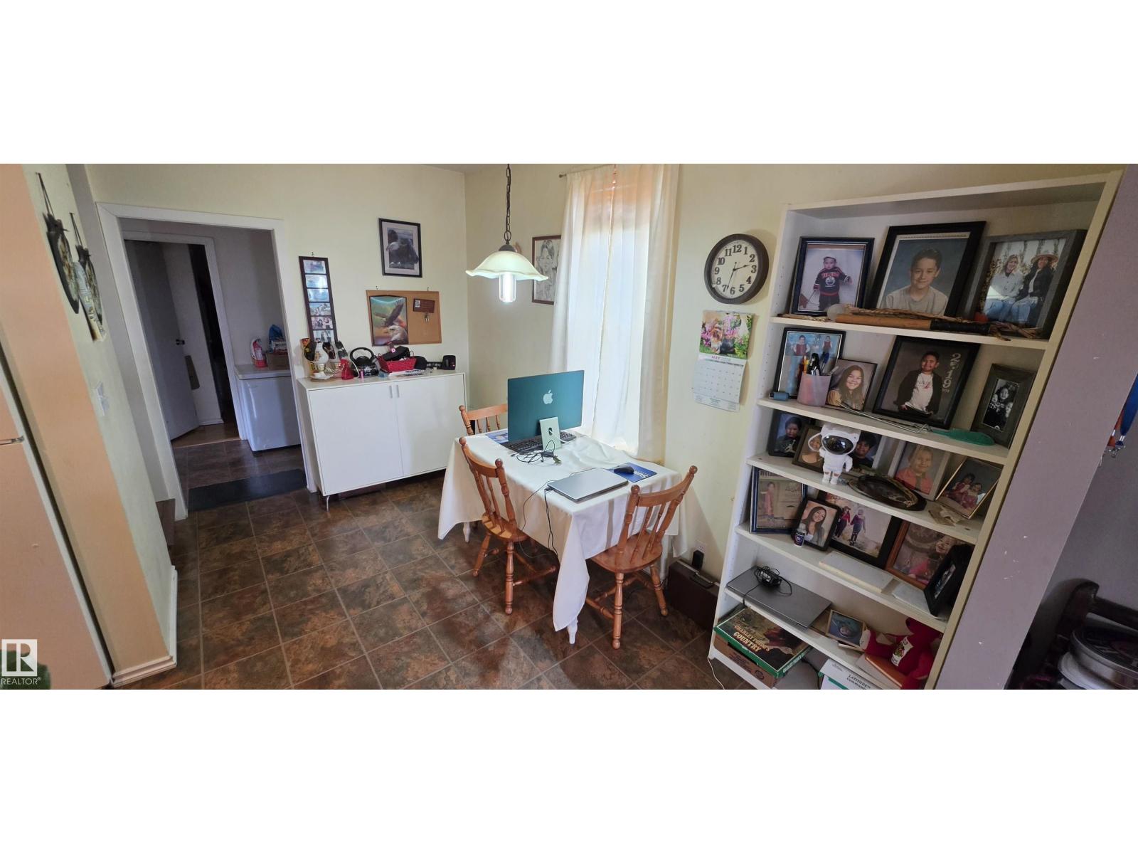 4612 47 AV — photo 17