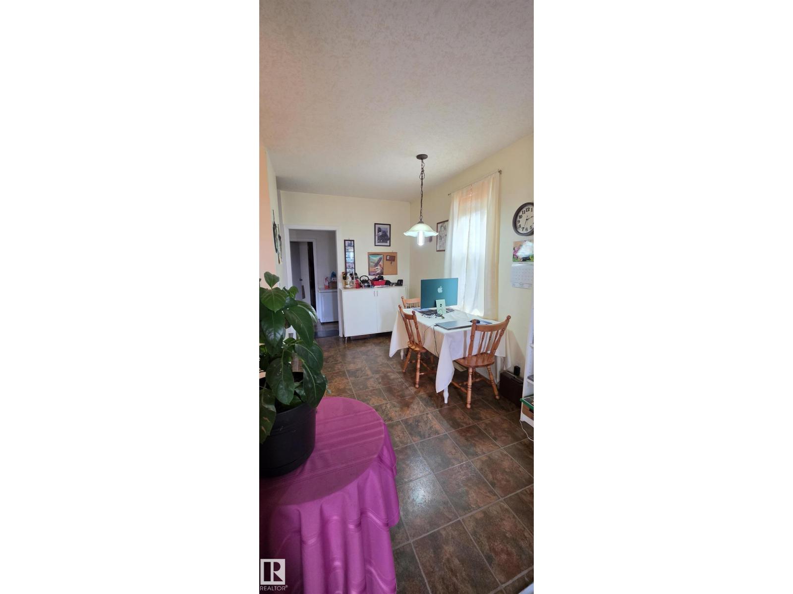 4612 47 AV — photo 18