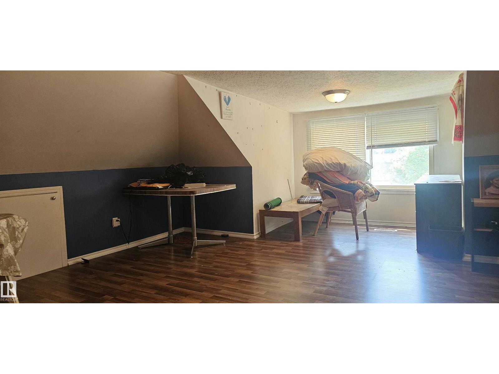 4612 47 AV — photo 23