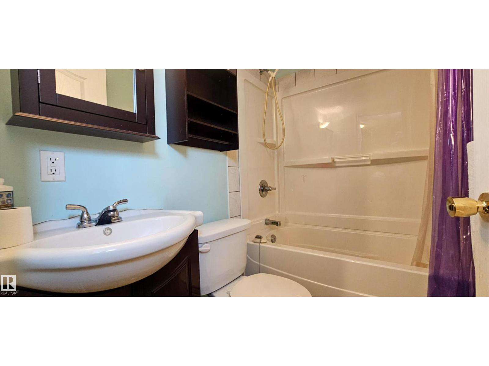 4612 47 AV — photo 26