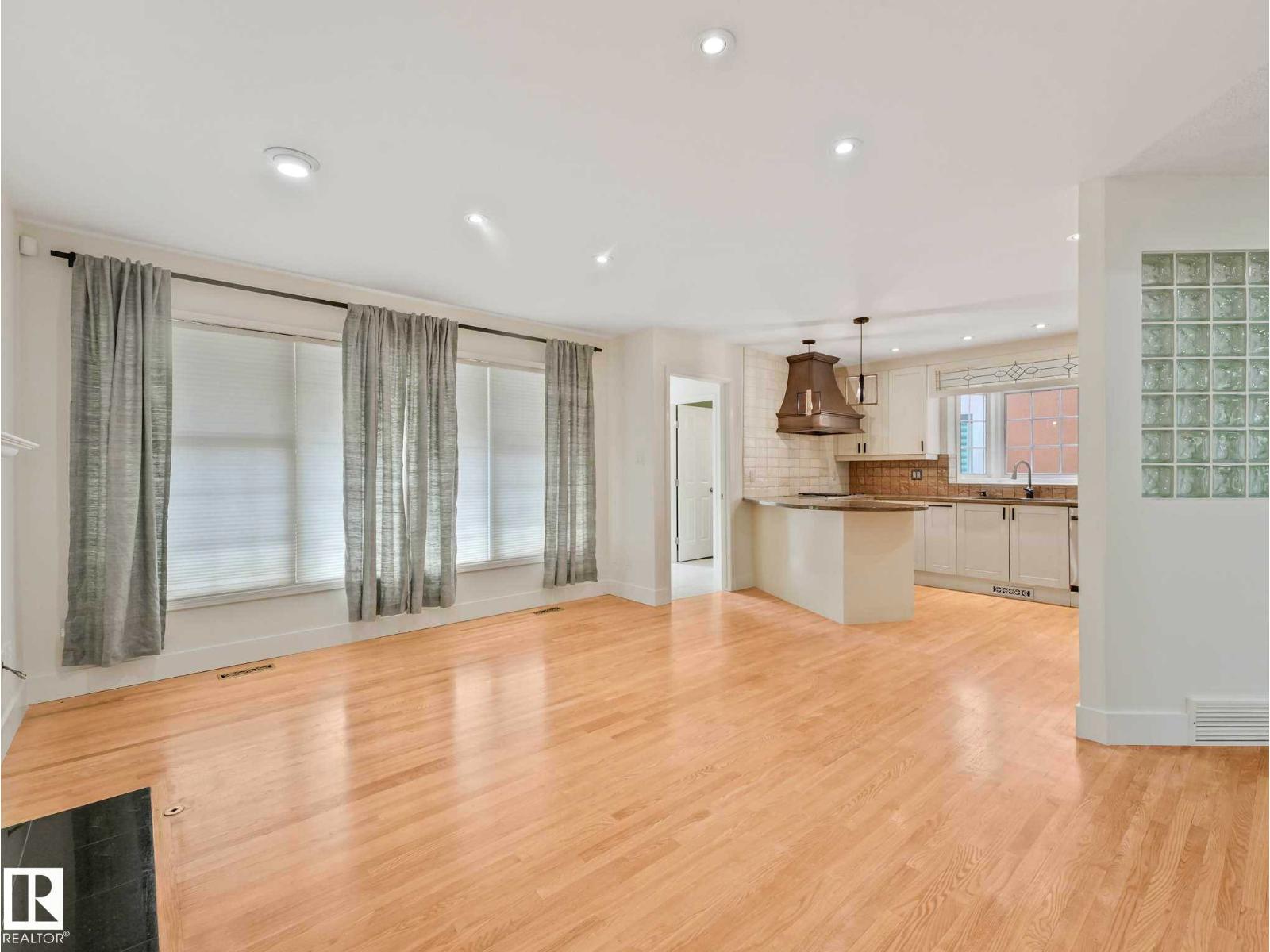 9642 100 ST NW - 22