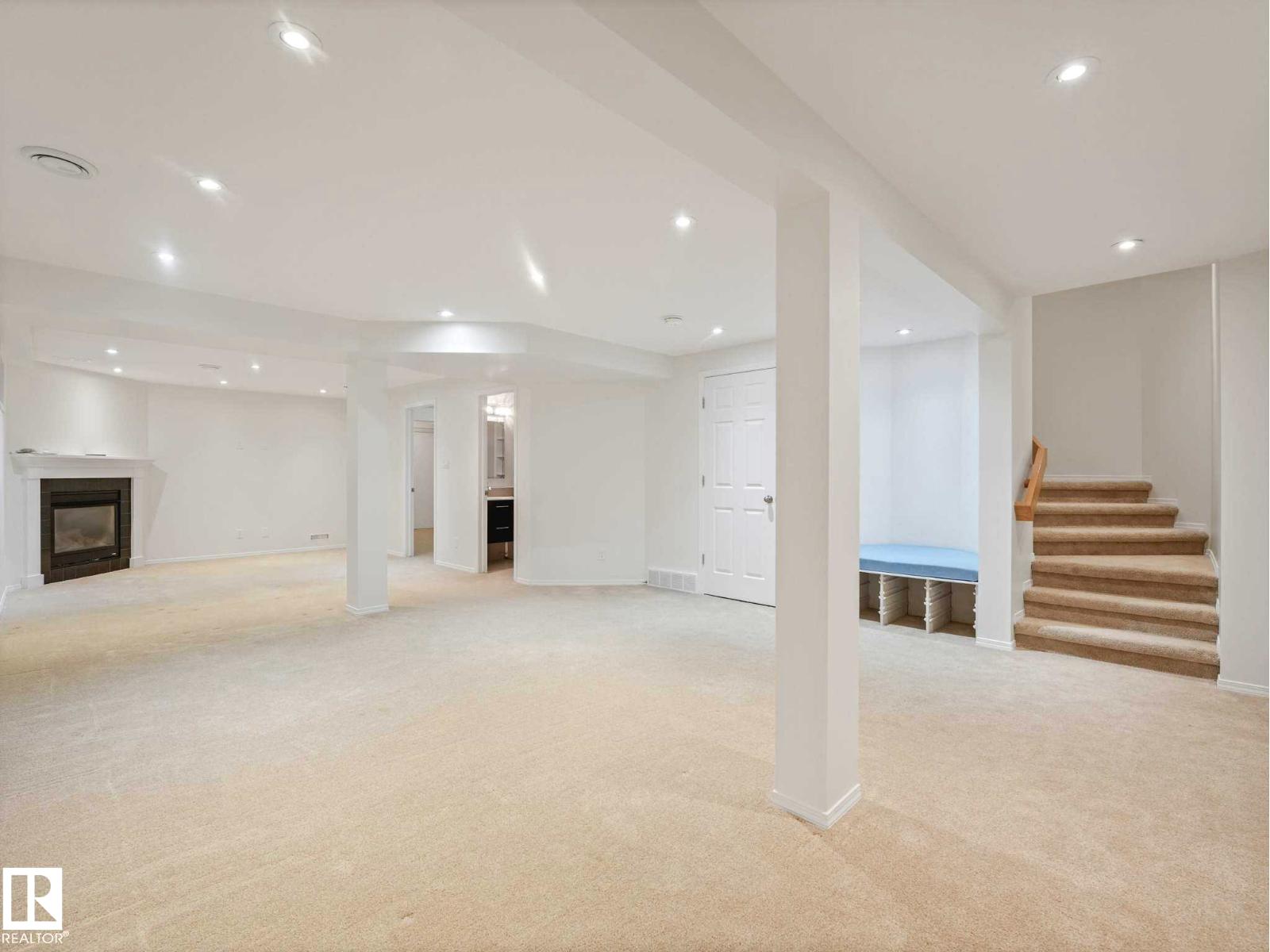 9642 100 ST NW - 44