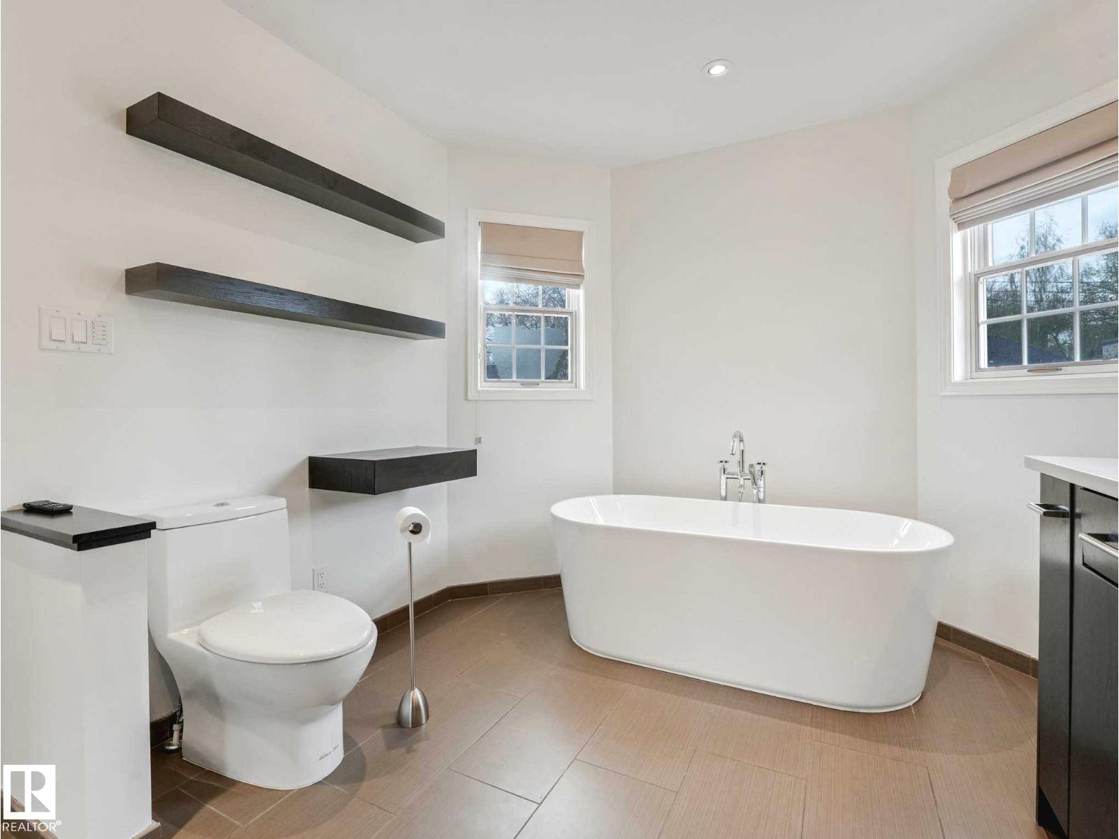 9642 100 ST NW - 43
