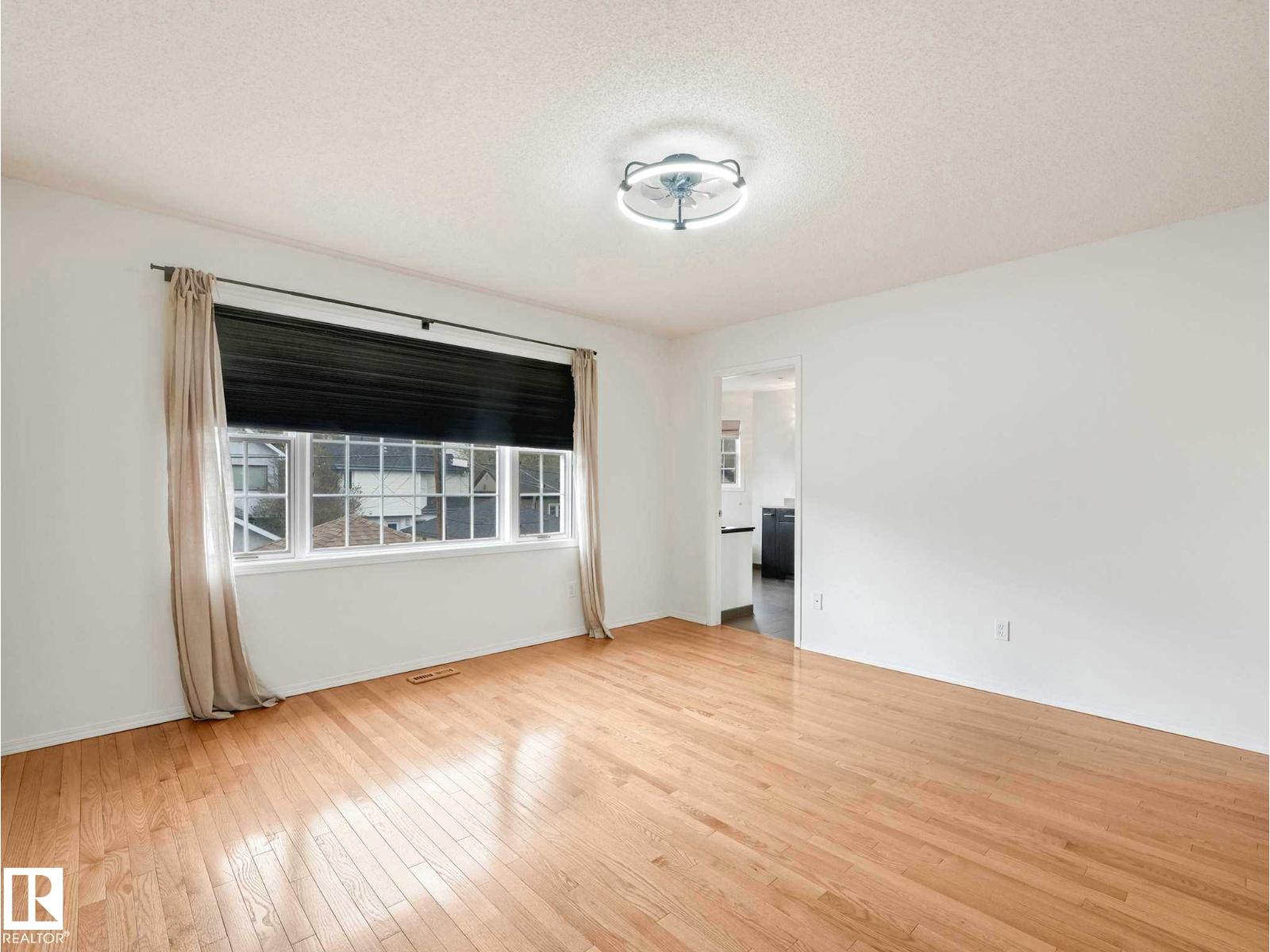 9642 100 ST NW - 38