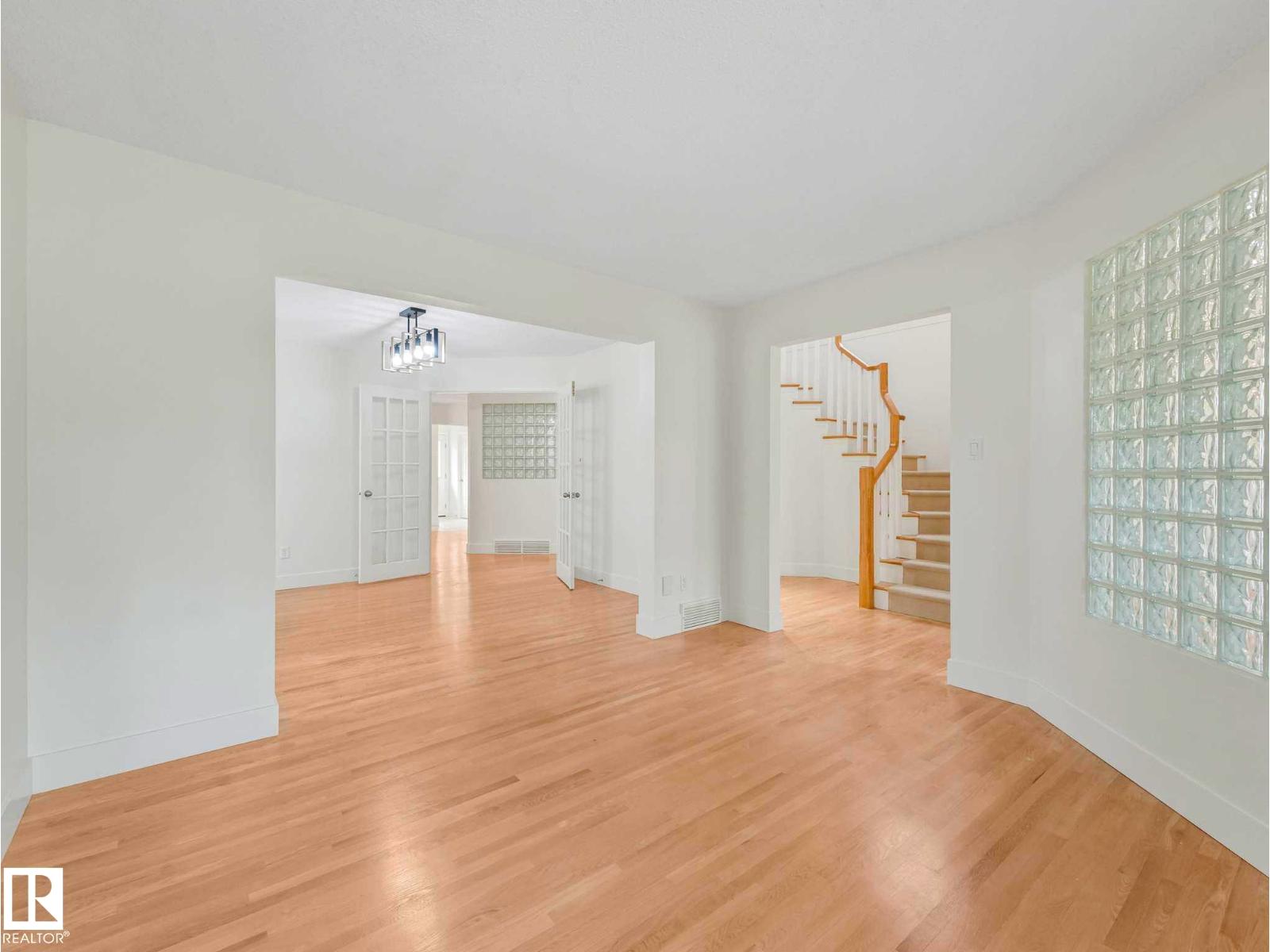 9642 100 ST NW - 15