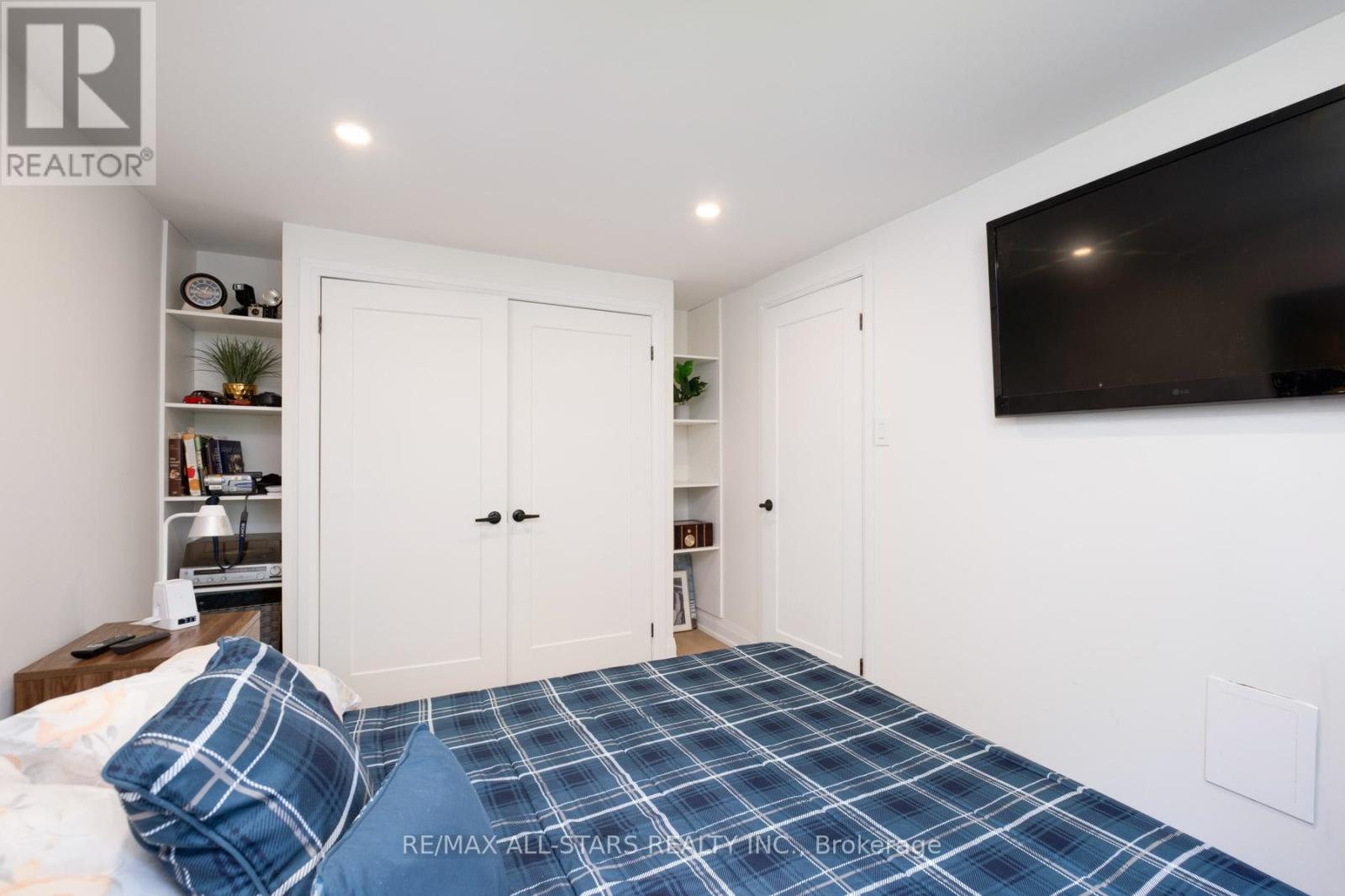 512 SANDFORD STREET - 27