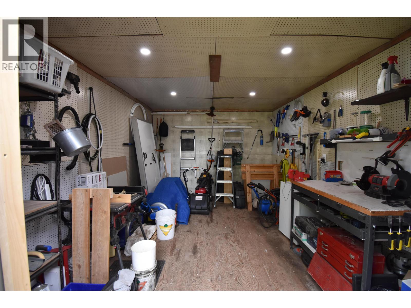 1393 COALMINE ROAD - 24